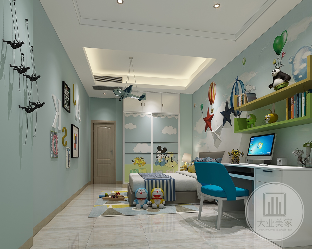 小孩房效果图：儿童房在色彩上较为大胆，选用蓝色作为整个空间的主色调，给人青春活力的感觉。又将布艺作为点缀，让整个空间充满童年的色彩。